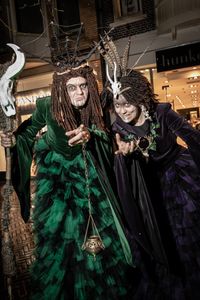 The Witch Sisters boeken / inhuren voor straattheater en kids entertainment