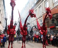 Saurus Straattheater act boeken / inhuren ?