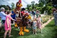 Straatanimatie-kinderanimatie James en Reuzenkip